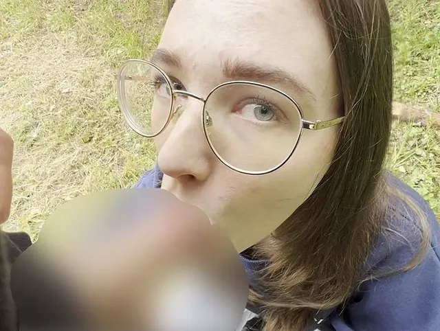 Vorschau aus Sex im Freien: OUTDOOR DEEPTHROAT UND DURCHGEFICKT!!!